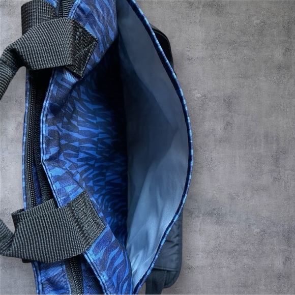 SKIP HOP - DUO SIGNATURE DIAPER BAG BLUE GRAFFITI - NWOT - Picture 6 of 13